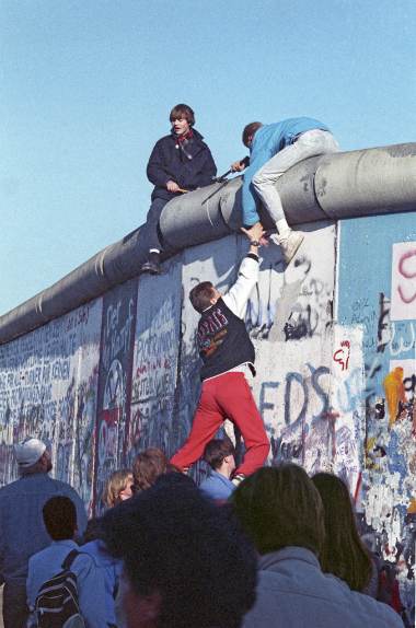 Le mur de Berlin en 1989 : une mémoire transmise d'une génération à l'autre