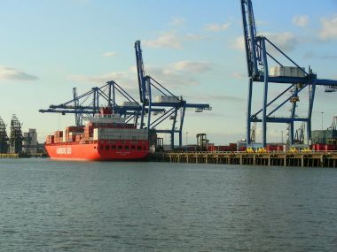 Un terminal à conteneurs : la conteneurisation est le moteur matériel de la mondialisation